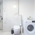 Apartment Neues Haus ,11 Betten, Völlmöbliert Mit Parkplätzen, Garage Und Garten