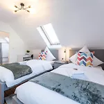 Neues Haus ,11 Betten, Völlmöbliert Mit Parkplätzen, Garage Und Garten Apartment Wildau (Dahme-Spreewald)