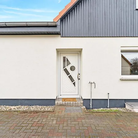Apartment Neues Haus ,11 Betten, Voellmoebliert Mit Parkplaetzen, Garage Und Garten *