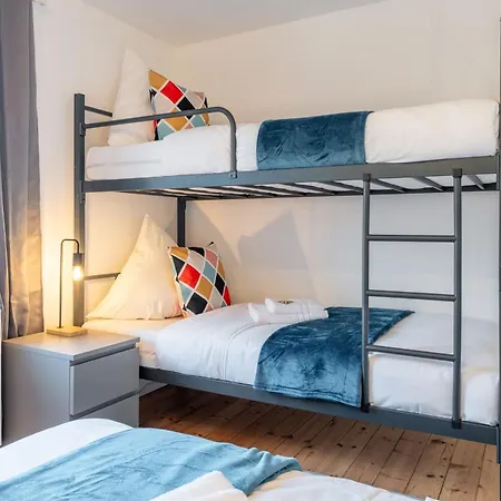 Neues Haus ,11 Betten, Voellmoebliert Mit Parkplaetzen, Garage Und Garten * Wildau (Dahme-Spreewald)