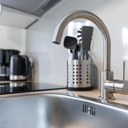 Apartment Neues Haus ,11 Betten, Voellmoebliert Mit Parkplaetzen, Garage Und Garten