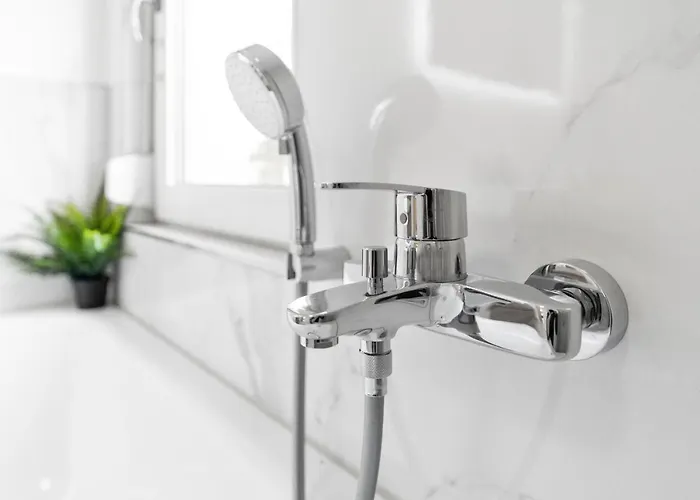 Neues Haus ,11 Betten, Voellmoebliert Mit Parkplaetzen, Garage Und Garten * Wildau (Dahme-Spreewald)