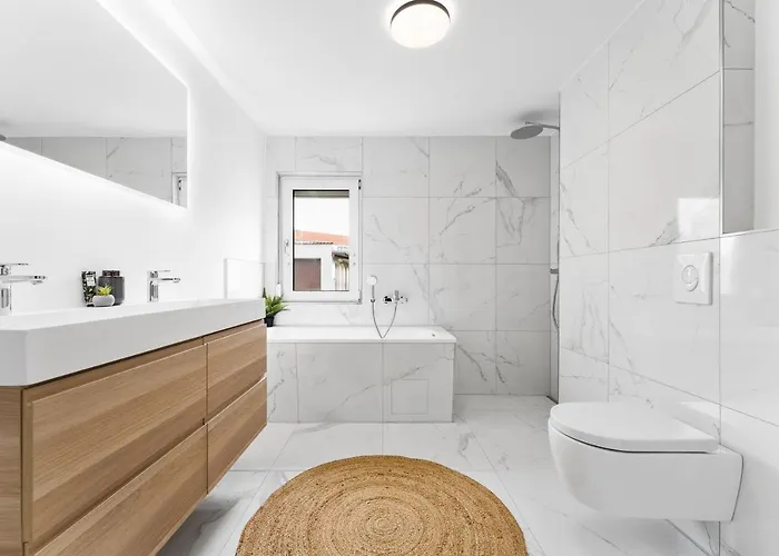 Lejlighed Neues Haus ,11 Betten, Voellmoebliert Mit Parkplaetzen, Garage Und Garten