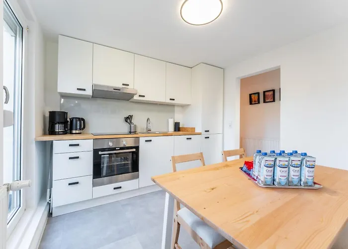 Lejlighed Neues Haus ,11 Betten, Voellmoebliert Mit Parkplaetzen, Garage Und Garten *
